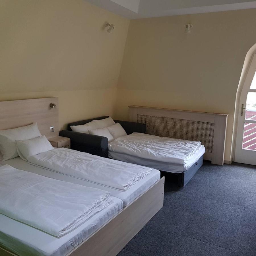 Grantek Ueduelohaz Hotel บาลาตอนแลลเล ภายนอก รูปภาพ