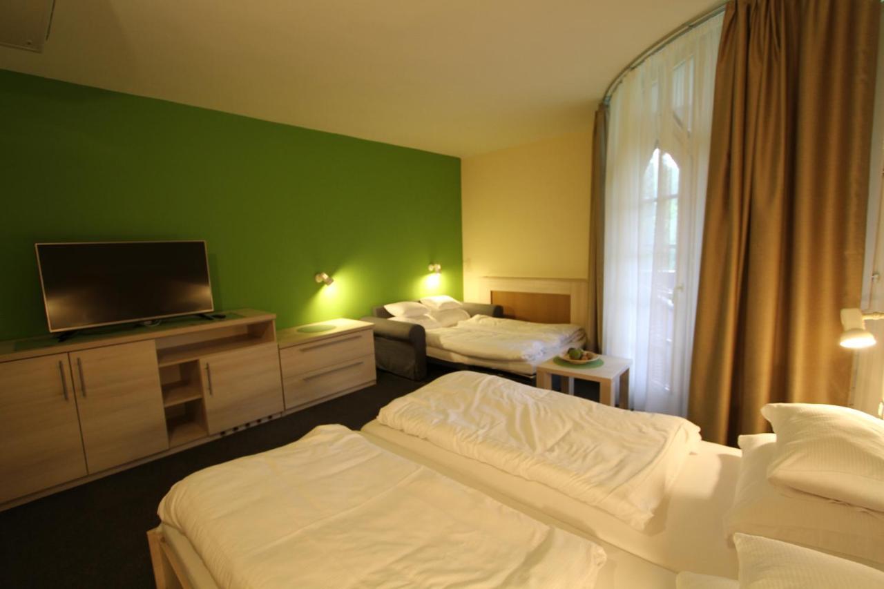Grantek Ueduelohaz Hotel บาลาตอนแลลเล ภายนอก รูปภาพ
